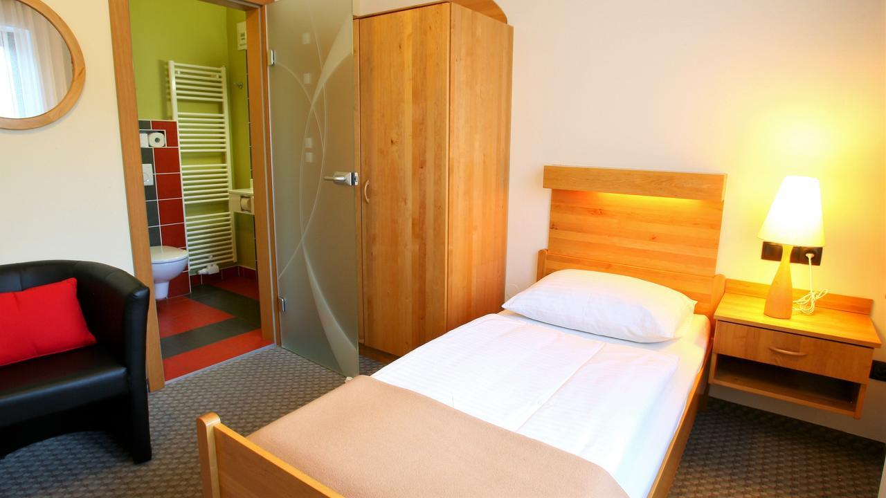 Pension Waldfriede Bad Tatzmannsdorf Bagian luar foto