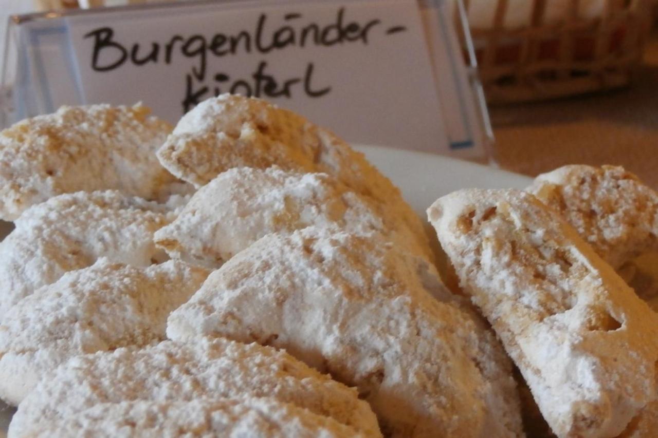 Pension Waldfriede Bad Tatzmannsdorf Bagian luar foto